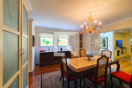 Casa à venda com 320m², 4 quartos e 3 vagas Casa à venda com 320m², 4 quartos e 3 vagasSala de Jantar