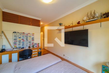 Casa à venda com 320m², 4 quartos e 3 vagas Casa à venda com 320m², 4 quartos e 3 vagasQuarto 3 - suite