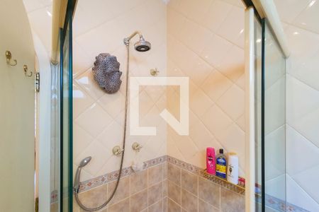 Casa à venda com 320m², 4 quartos e 3 vagas Casa à venda com 320m², 4 quartos e 3 vagasQuarto 2 - suite