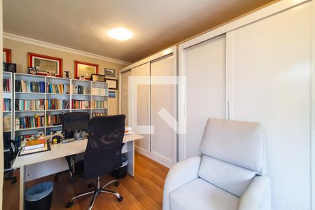 Casa à venda com 320m², 4 quartos e 3 vagas Casa à venda com 320m², 4 quartos e 3 vagasQuarto 4 - suite