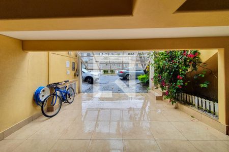 Casa à venda com 320m², 4 quartos e 3 vagas Casa à venda com 320m², 4 quartos e 3 vagasGaragem