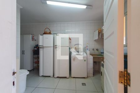 Casa à venda com 320m², 4 quartos e 3 vagas Casa à venda com 320m², 4 quartos e 3 vagasLavanderia