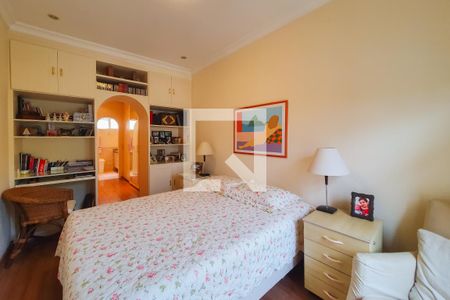 Casa à venda com 320m², 4 quartos e 3 vagas Casa à venda com 320m², 4 quartos e 3 vagasQuarto 2 - suite