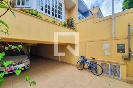 Casa à venda com 320m², 4 quartos e 3 vagas Casa à venda com 320m², 4 quartos e 3 vagasGaragem