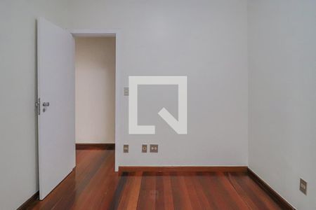 Apartamento à venda com 170m², 4 quartos e 3 vagasQuarto 2