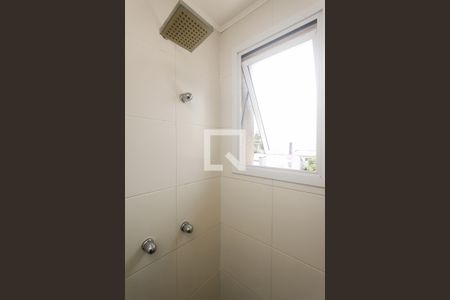 Banheiro social de apartamento para alugar com 2 quartos, 63m² em Jardim do Salso, Porto Alegre