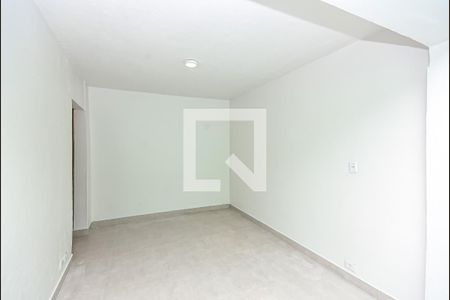 Sala de casa para alugar com 1 quarto, 40m² em Vila Madalena, São Paulo