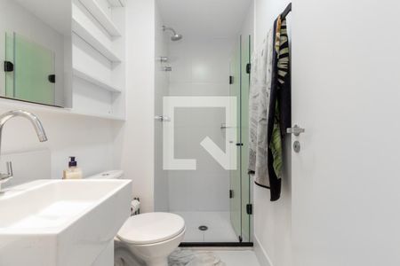 Banheiro  de kitnet/studio à venda com 1 quarto, 26m² em Indianópolis, São Paulo