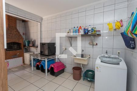 Casa à venda com 240m², 3 quartos e 2 vagasÁrea de serviço