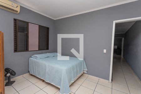 Casa à venda com 240m², 3 quartos e 2 vagasQuarto 1 - suíte
