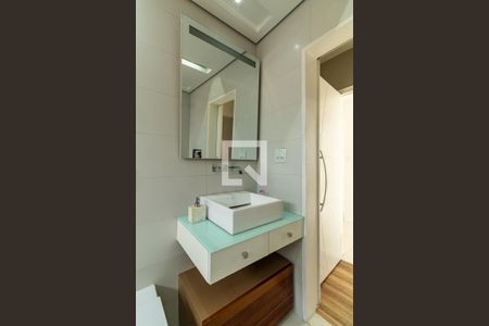 Casa à venda com 330m², 4 quartos e 3 vagasBanheiro da Suíte