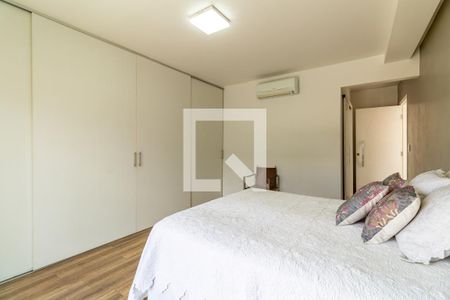 Casa à venda com 330m², 4 quartos e 3 vagasSuíte