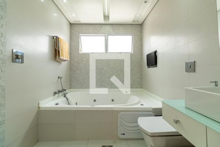 Casa à venda com 330m², 4 quartos e 3 vagasBanheiro da Suíte