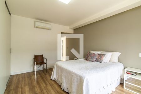 Casa à venda com 330m², 4 quartos e 3 vagasSuíte