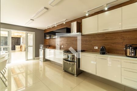 Casa à venda com 330m², 4 quartos e 3 vagasSala de Estar e Cozinha