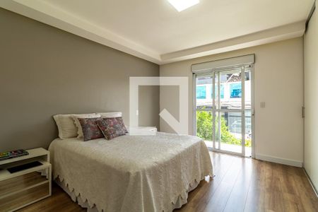 Casa à venda com 330m², 4 quartos e 3 vagasSuíte