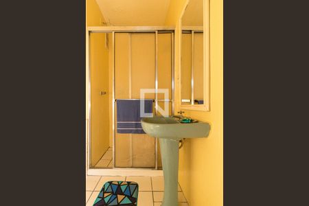 Banheiro de kitnet/studio para alugar com 1 quarto, 38m² em Centro Histórico, Porto Alegre