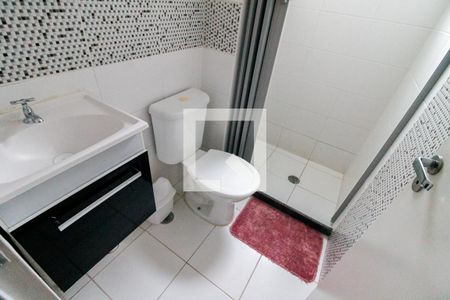 Banheiro de apartamento para alugar com 2 quartos, 50m² em Vila Pirajussara, São Paulo