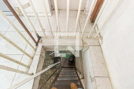 Apartamento para alugar com 65m², 2 quartos e sem vagaEscada