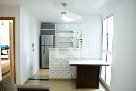 Sala de apartamento para alugar com 2 quartos, 39m² em Jardim Caiapiá, Cotia