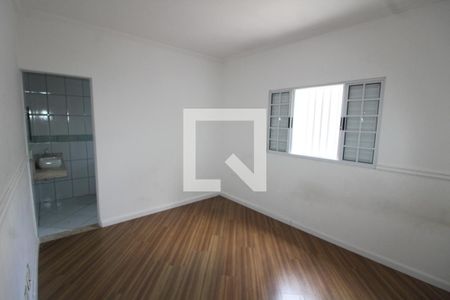 Suite de casa à venda com 2 quartos, 175m² em Jardim Teresa, São Paulo