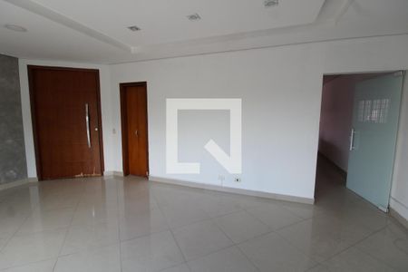 Sala de casa à venda com 2 quartos, 175m² em Jardim Teresa, São Paulo