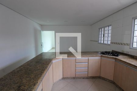 Casa à venda com 175m², 2 quartos e 2 vagasCozinha