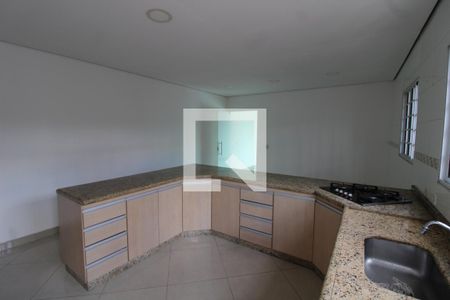 Casa à venda com 175m², 2 quartos e 2 vagasCozinha
