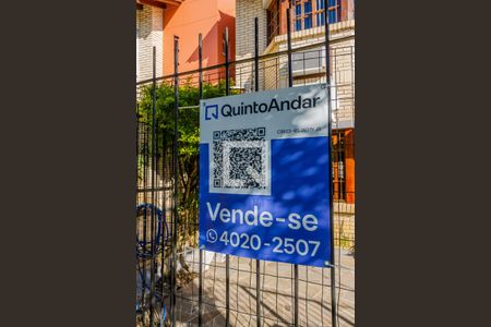 Casa à venda com 147m², 3 quartos e 3 vagas Casa à venda com 147m², 3 quartos e 3 vagasPlaquinha instalada