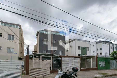 Apartamento à venda com 200m², 3 quartos e 1 vaga Apartamento à venda com 200m², 3 quartos e 1 vagaFachada