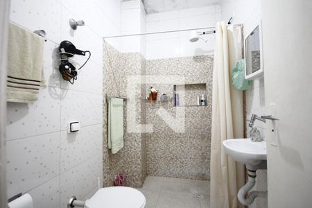 Banheiro de kitnet/studio à venda com 1 quarto, 27m² em Liberdade, São Paulo