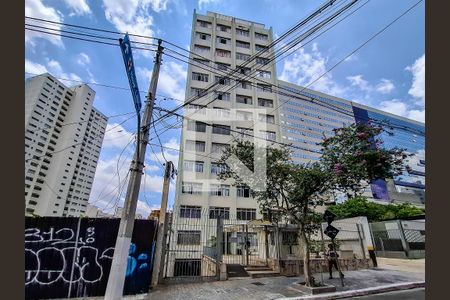 Apartamento à venda com 55m², 1 quarto e sem vaga Apartamento à venda com 55m², 1 quarto e sem vagaFachada