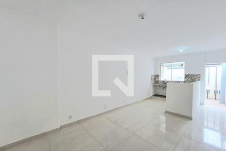 Sala de casa para alugar com 1 quarto, 40m² em Todos Os Santos, Rio de Janeiro