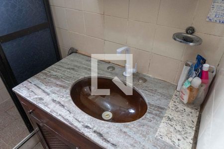 Casa à venda com 500m², 5 quartos e 4 vagas Casa à venda com 500m², 5 quartos e 4 vagasBanheiro da casa anexa