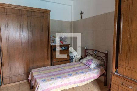 Casa à venda com 500m², 5 quartos e 4 vagas Casa à venda com 500m², 5 quartos e 4 vagasQuarto da casa anexa