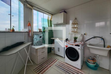 Casa à venda com 364m², 4 quartos e 5 vagas Casa à venda com 364m², 4 quartos e 5 vagasCozinha