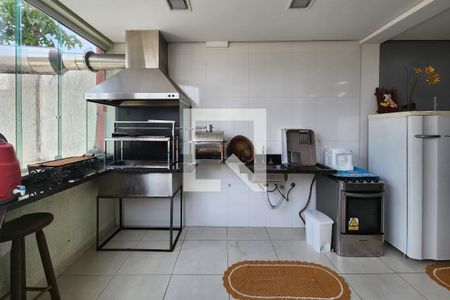 Casa à venda com 364m², 4 quartos e 5 vagas Casa à venda com 364m², 4 quartos e 5 vagasEdícula