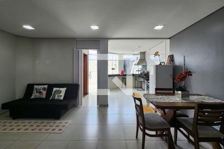 Casa à venda com 364m², 4 quartos e 5 vagas Casa à venda com 364m², 4 quartos e 5 vagasEdícula