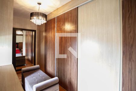 Apartamento à venda com 238m², 4 quartos e 2 vagas Apartamento à venda com 238m², 4 quartos e 2 vagasCloset da suíte 1