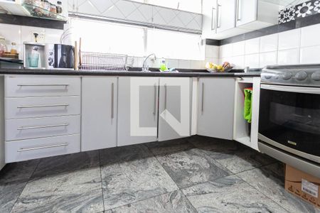 Apartamento à venda com 238m², 4 quartos e 2 vagas Apartamento à venda com 238m², 4 quartos e 2 vagasCozinha