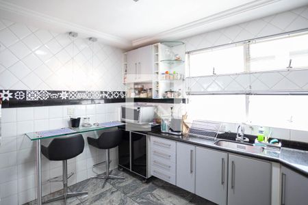 Apartamento à venda com 238m², 4 quartos e 2 vagas Apartamento à venda com 238m², 4 quartos e 2 vagasCozinha