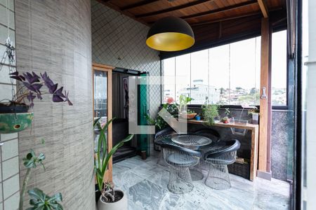 Apartamento à venda com 238m², 4 quartos e 2 vagas Apartamento à venda com 238m², 4 quartos e 2 vagasCobertura