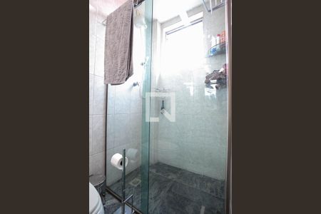 Apartamento à venda com 238m², 4 quartos e 2 vagas Apartamento à venda com 238m², 4 quartos e 2 vagasBanheiro da suíte 1