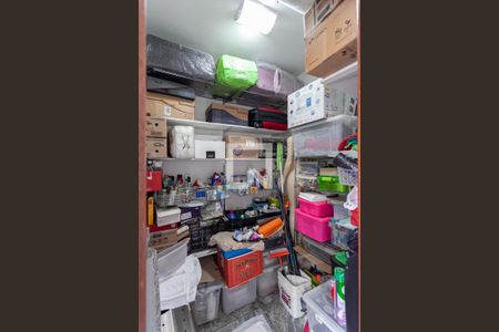 Apartamento à venda com 238m², 4 quartos e 2 vagas Apartamento à venda com 238m², 4 quartos e 2 vagasQuarto de serviço