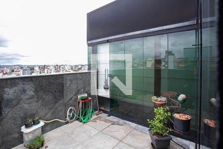 Apartamento à venda com 238m², 4 quartos e 2 vagas Apartamento à venda com 238m², 4 quartos e 2 vagasCobertura