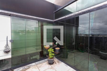 Apartamento à venda com 238m², 4 quartos e 2 vagas Apartamento à venda com 238m², 4 quartos e 2 vagasCobertura