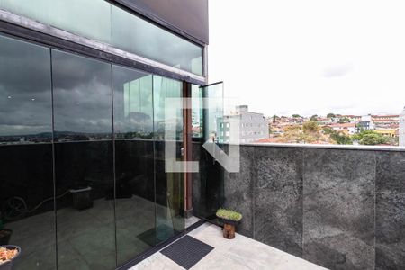 Apartamento à venda com 238m², 4 quartos e 2 vagas Apartamento à venda com 238m², 4 quartos e 2 vagasCobertura