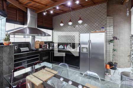 Apartamento à venda com 238m², 4 quartos e 2 vagas Apartamento à venda com 238m², 4 quartos e 2 vagasCobertura