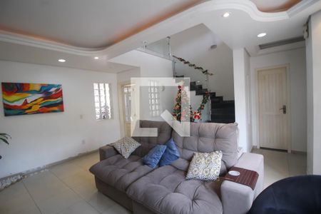 Sala de casa à venda com 3 quartos, 190m² em Estância Velha, Canoas