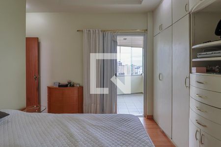 Apartamento à venda com 295m², 4 quartos e 3 vagasQuarto 4 Suíte
